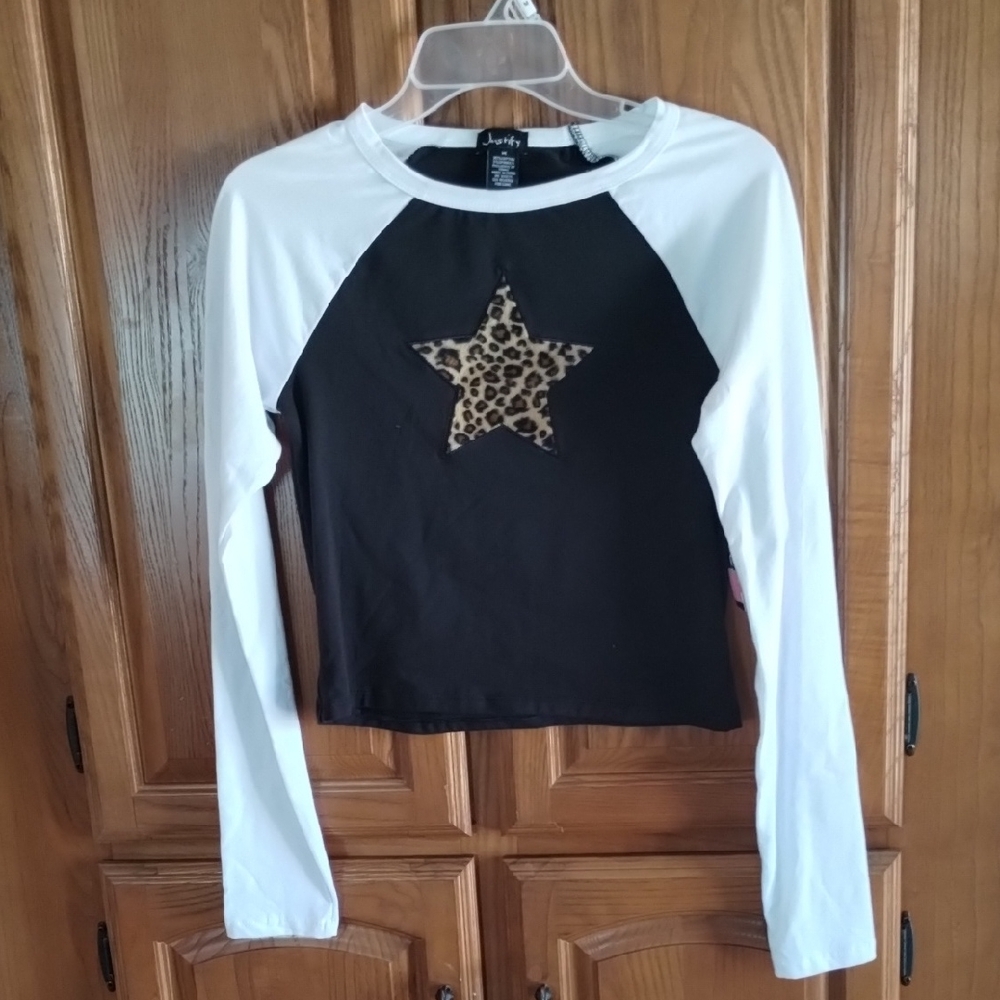 Black and White Star Top